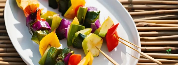 Espetinhos de Legumes Grelhados com Molho de Tahine e Limão